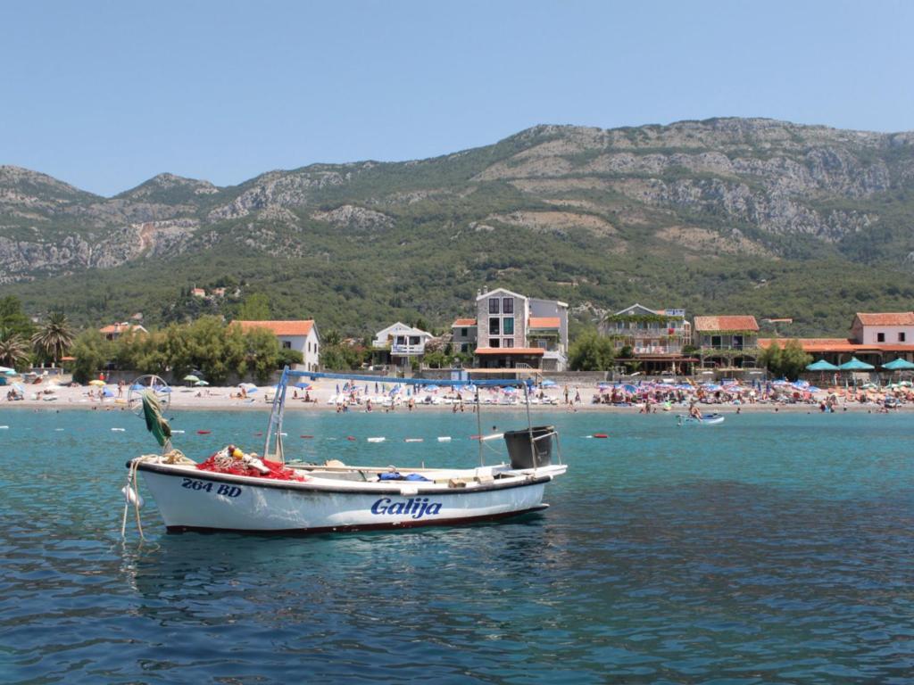 Apartments Galija Petrovac Buitenkant foto